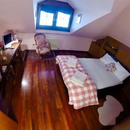 Chez Berry * أَويستا